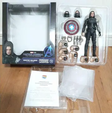MAFEX 윈터 솔저 캡틴 아메리카
