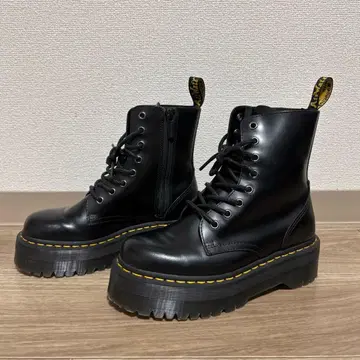 컨디션 최상 닥터마틴 8홀 부츠 통굽 23.0cm