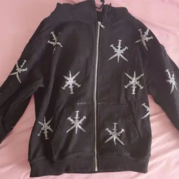 Unknown London 후드티 블랙