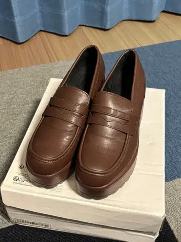 [ 새상품급 ] 브라운 하이힐 로퍼