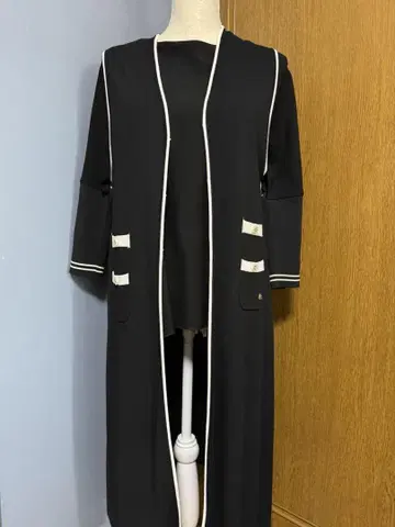블랙 니트 베스트