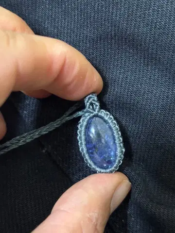 탄자나이트 (Tanzanite) 마크라메 엮음 보라색 오벌 펜던트