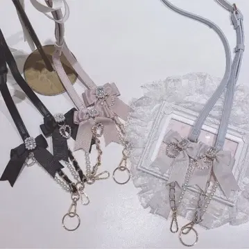 새상품, 미사용 택 포함 리즈리사 완판템 하트 비쥬 멀티 스트랩 블루