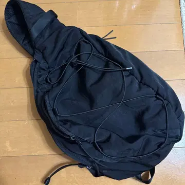 C.P. COMPANY 블랙 숄더백
