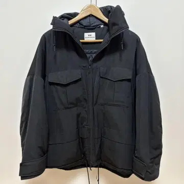 UNIQLO 화이트 마운티니어링 다운 자켓