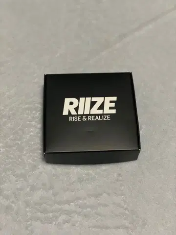 RIIZE RIIZING LOUD FANLIGHT RING (블랙) 앤톤