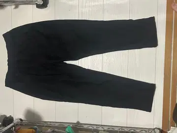 블랙 팬츠