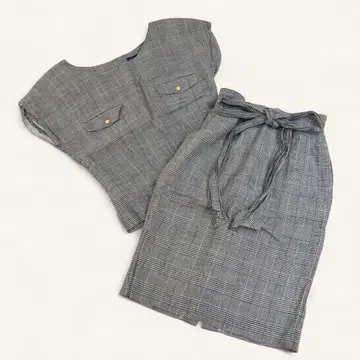 고급 체크 셋업 스커트 블라우스 M 사이즈 깔끔한 반팔 상의