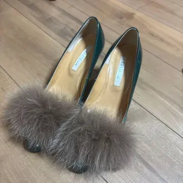 그린 에나멜 퍼 펌프스 GREED blondy