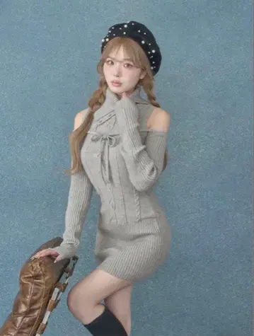 다리치 디자인 넥 니트 미니 원피스 그레이