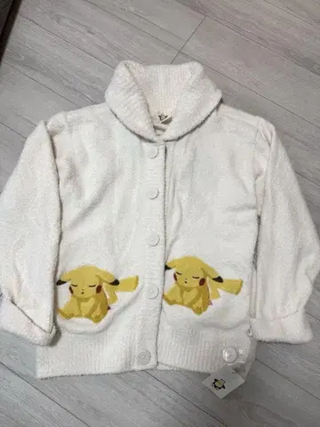 미사용 새상품 젤라또피케 피카츄 가디건