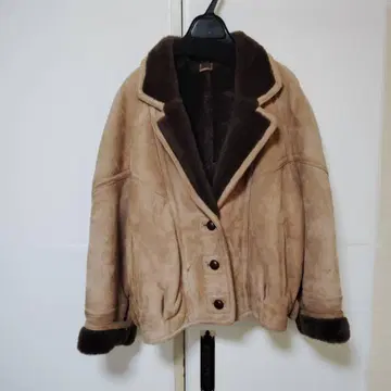 SHE AND HER 베이지 무스탕 코트