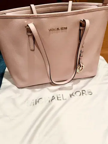 [미사용 새상품] MICHAEL KORS 토트백 트래블백