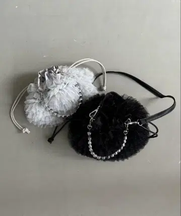 et.UNiVER (에토유니베르) Drawstring pouch