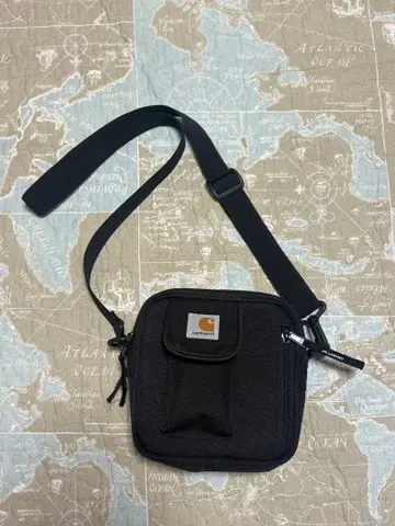 Carhartt 블랙 숄더백