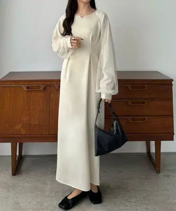 새상품 칼라풀 티어 튤 슬리브 턱 원피스 아이보리