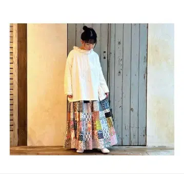 네스트로브 knock on wood 티셔츠