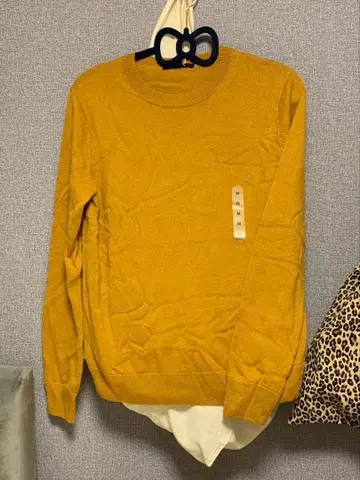 UNIQLO 100% 캐시미어 크루넥 스웨터