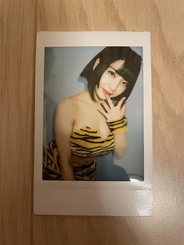 청룡인 25 네모토 나기 폴라로이드 1