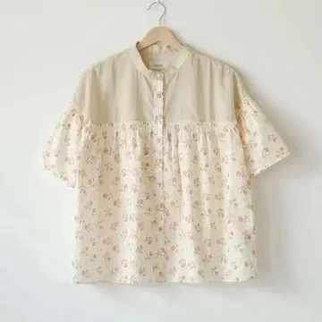 sosotto 리버티 꽃무늬 오분 소매 셔츠