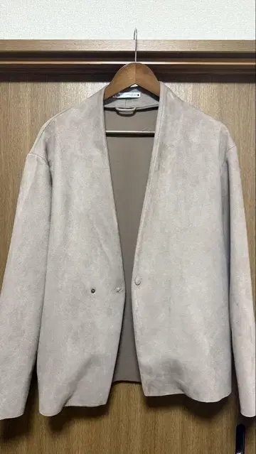 [ 새상품급 ] ZARA 베이지 노카라 자켓 EU38