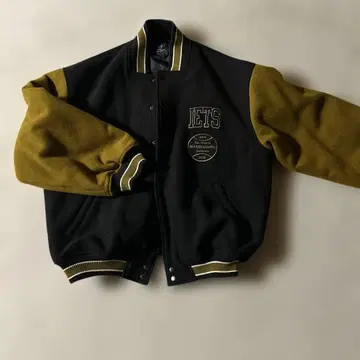 URBAN OUTFITTERS 바시티 자켓 L 블랙/올리브