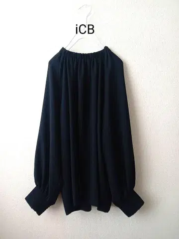 새상품급 정가 17930엔 정도 iCB 워셔블 백 새틴 조젯 블라우스