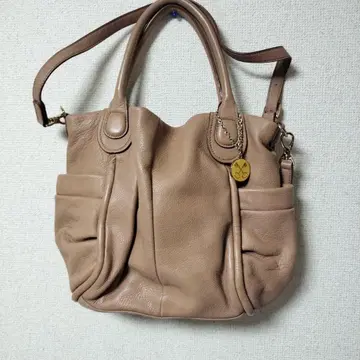 가죽 숄더백 포켓 부착