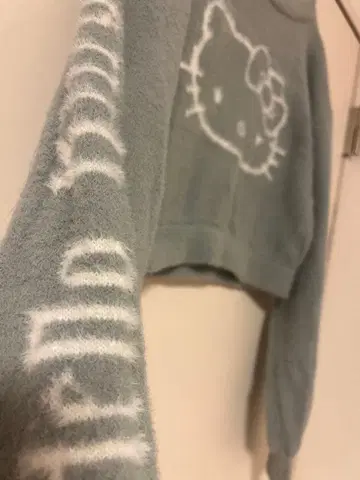 SPINNS 콜라보 헬로키티 니트