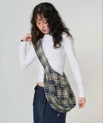 Tina jojun 체크 무늬 숄더백