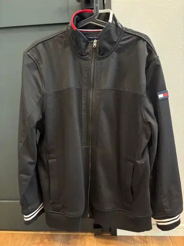 TOMMY HILFIGER 블랙 자켓 XL