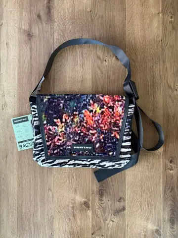 FREITAG F14 DEXTER 전사