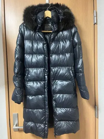 한정판 DUVETICA 블랙 다운 코트 40