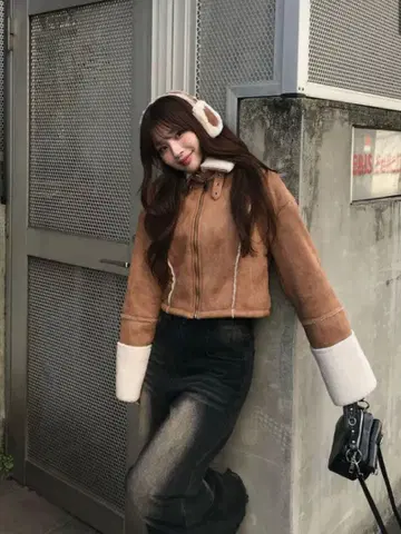 베이지 무스탕 숏코트 후드 부착 프리 사이즈