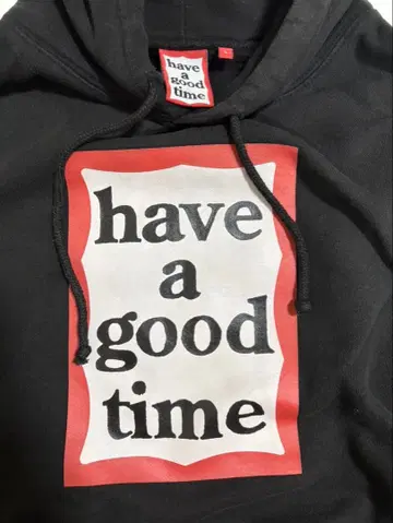 블랙 후드 부착 후드티 have a good time