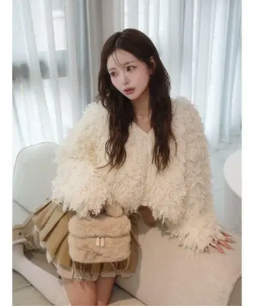 다리치 루프 니트 가디건 아이보리