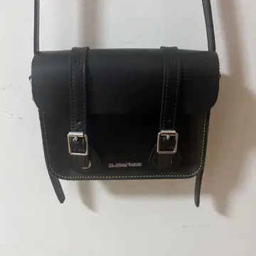 Dr. Martens/닥터마틴 7인치 사첼백