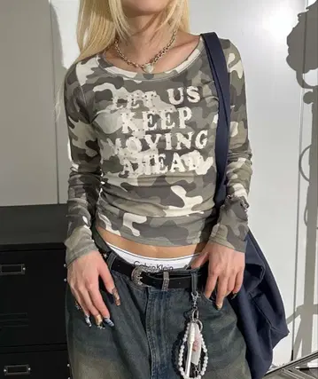 새상품 sedacle girl 큐빅 크롭 롱T 카키 M