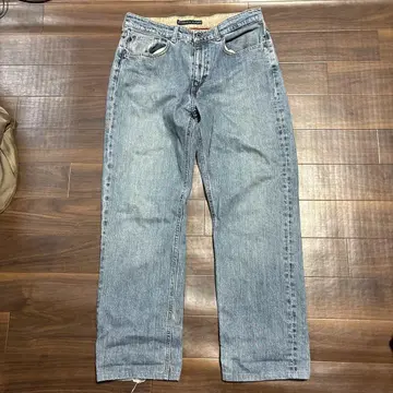 TOMMY HILFIGER 라이트 블루 데님