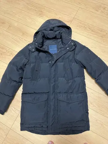 TOMMY HILFIGER 블랙 다운 자켓