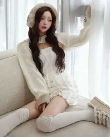 Darich 새상품 프릴 니트 콤비네존 화이트
