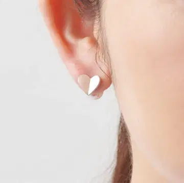 MAYU small heart pierce 실버 하트형 귀걸이 양쪽 귀