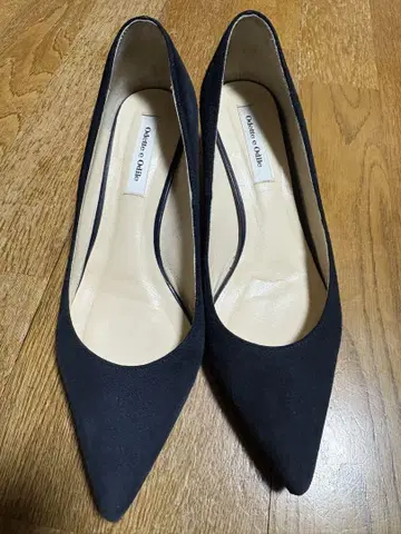 오데뜨 앤 오딜 스웨이드 펌프스 22.5cm