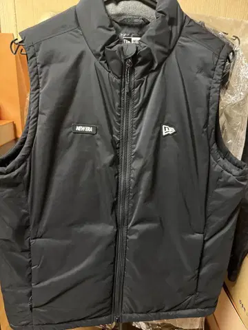 미사용! 뉴에라 골프 다운 베스트 M 사이즈