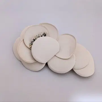 라 플뢰르 카멜리아 코사지 la fleur 브로치