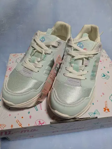 문스타 니모 스니커즈 23.5cm
