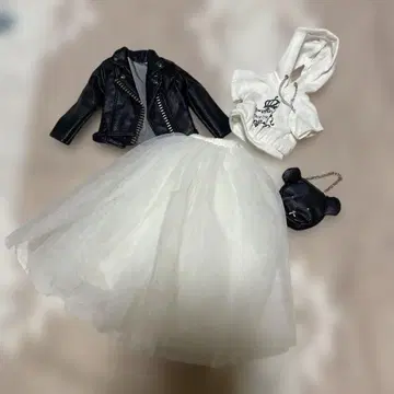 리카짱 캐슬 의류 라이더스, 샤샤 스커트