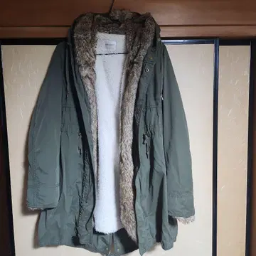 FLASH REPORT 퍼 달린 모즈 코트