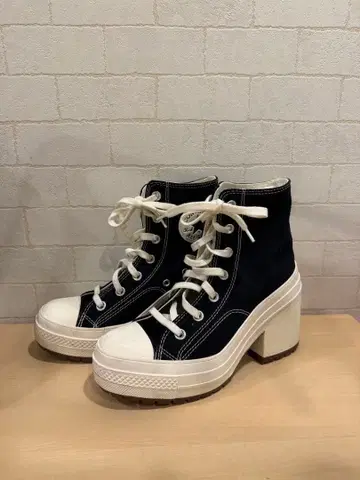 컨버스 척테일러 하이컷 스니커즈