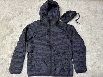 유니클로 울트라 라이트 다운 심리스 후드티 네이비 M 남성용